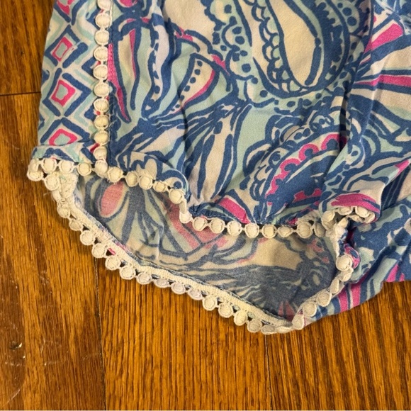 Lilly Pulitzer Blue and Pink Patterned Shorts Girls Size M - Picture 5 of 6